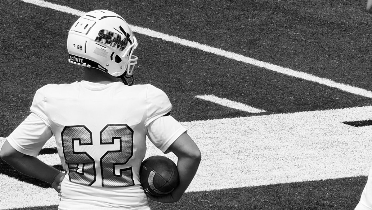 nathanlierman's tweet photo. Great week 1 victory on the road against COS! Here’s my film from the day, went 100% on laces for PAT snaps https://t.co/ZXQseqt6Lp