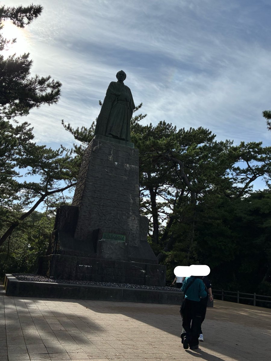 10ten1725's tweet photo. 高知県に初上陸してきました。こんな自然豊かな、また海岸には岩がたくさんある場所から世界を見て、目指して日本を動かそうとしたなんてほんと人してのスケールの大きさを感じていました。

高知めっちゃ移動したー。 https://t.co/w6slrIblPe