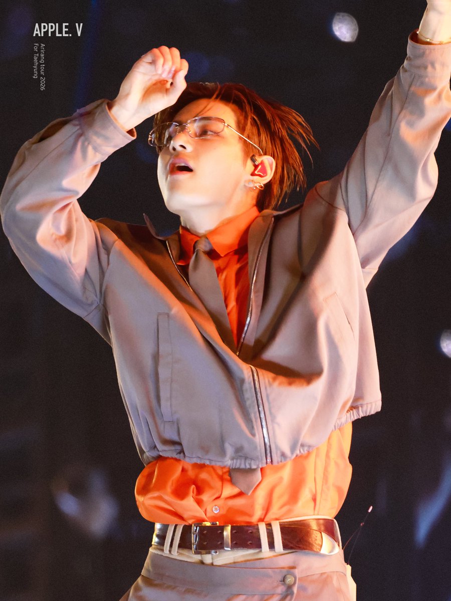 APPLE_V_KR's tweet photo. 260822 TORONTO D1
태형이!!🧡🐯
#TAEHYUNG #BTSV #BTS_WORLDTOUR_ARİRANG_TORONTO https://t.co/hzAdzzvTqc