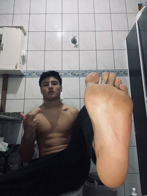 malefeet_br's tweet photo. @FindomGuto https://t.co/1gHZmBszWZ