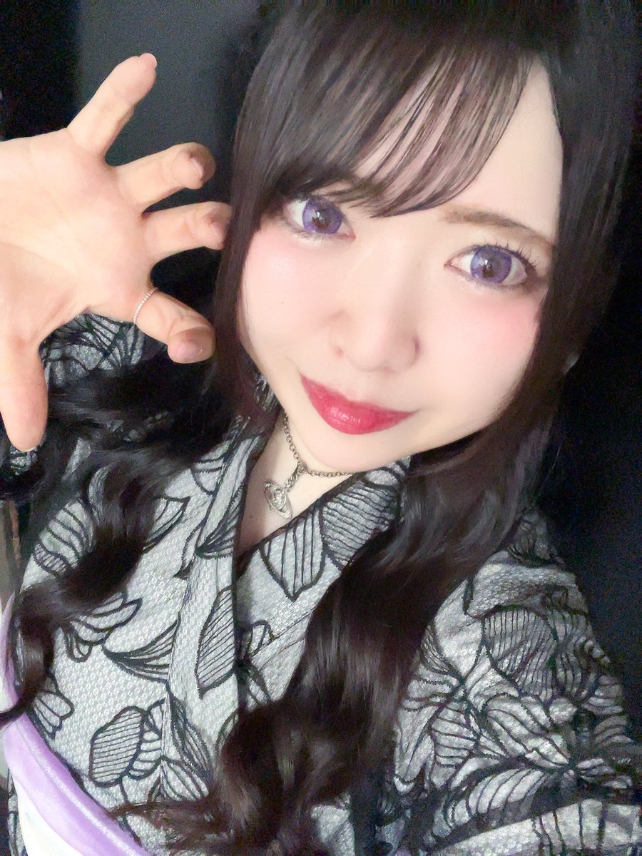 kie_vox's tweet photo. 8月も今日で終わりですね🎆
今年も大好きな目黒ライブステーションで大好きな皆と浴衣が着られて嬉しい夏の想い出浴衣ライブ写真👘

8月もありがとうございましたLOVE🩵💜

#MelanblooM
#zipripfuzz https://t.co/4z6p9DwwYK
