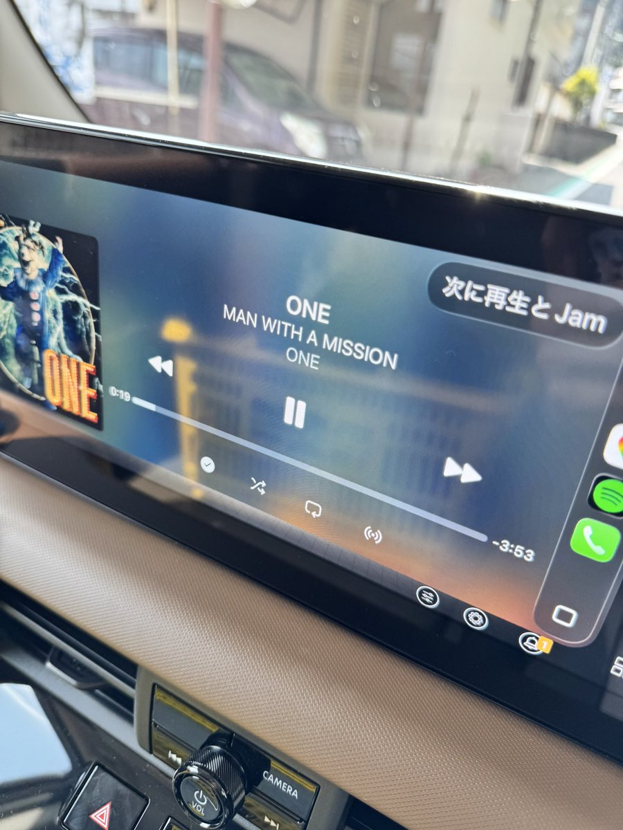T2045_ryo's tweet photo. 今日休みやったのに仕事入って憂鬱
新曲聴いてテンション上げてる https://t.co/YSOhltJiFN