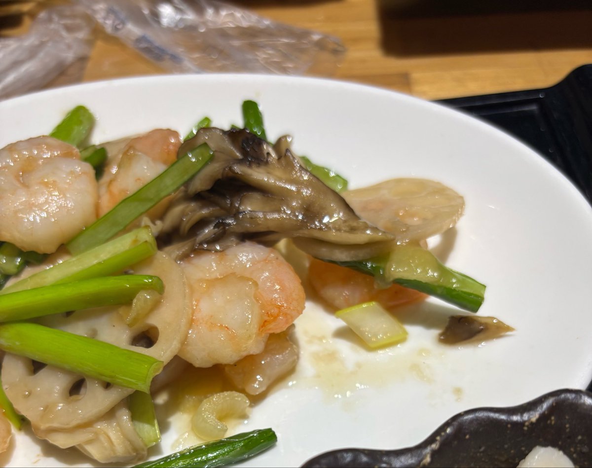 ed4_p's tweet photo. 昨晩はいっぱい食べました。箸をつける前に写真を撮るべき。本日スカートがパンパン
#一番太鼓 https://t.co/RmLHVgChom