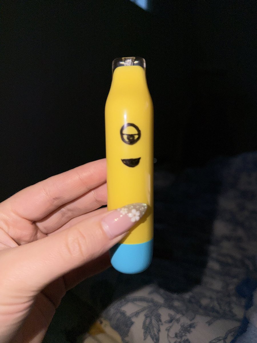 clairobeatty's tweet photo. minion vapoi https://t.co/ylvBnM3WHM