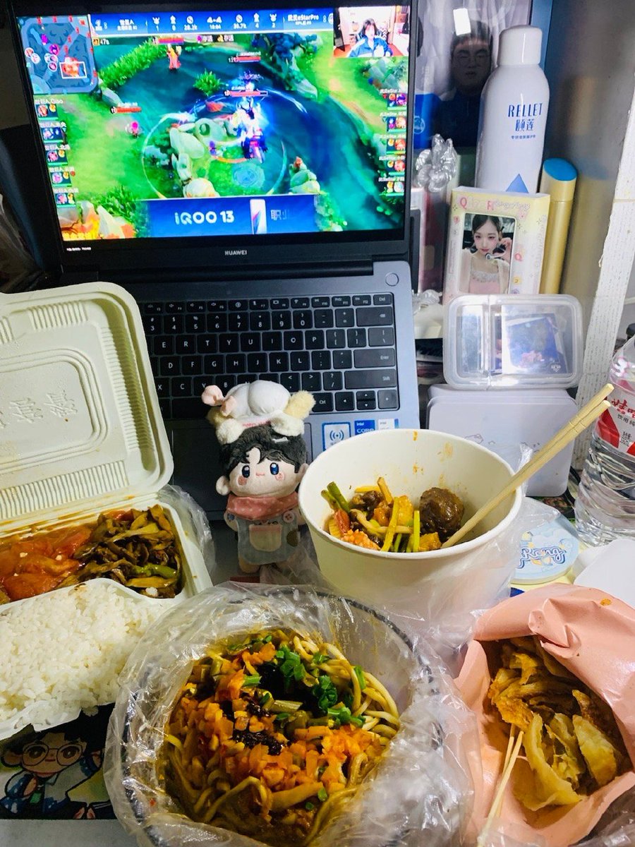 Nisha11010361's tweet photo. Ending another Tuesday with takeout noodles and a glowing laptop—team’s grinding till the project hits send. #WorkGrind https://t.co/sl9kQwxgaF