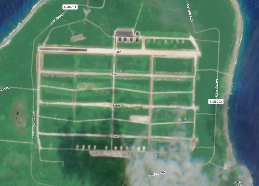 __CJohnston__'s tweet photo. Satellite imagery from Copernicus this week shows paving operations underway at North Field's Runway Able.

The runway is 1/3 complete. Attached taxiways and aircraft keyholes are already finished. Additional vegetation clearing has started at the end of the runway. https://t.co/VSswQJWRL9