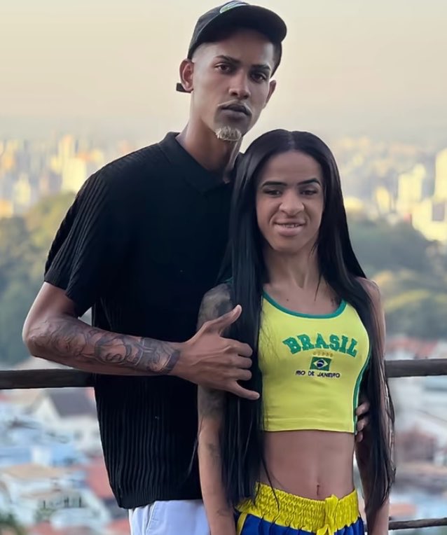 dudacomde's tweet photo. você sozinho num domingo à noite enquanto esse casal existe. talvez o seu problema seja espiritual. https://t.co/O0ivKWugKb