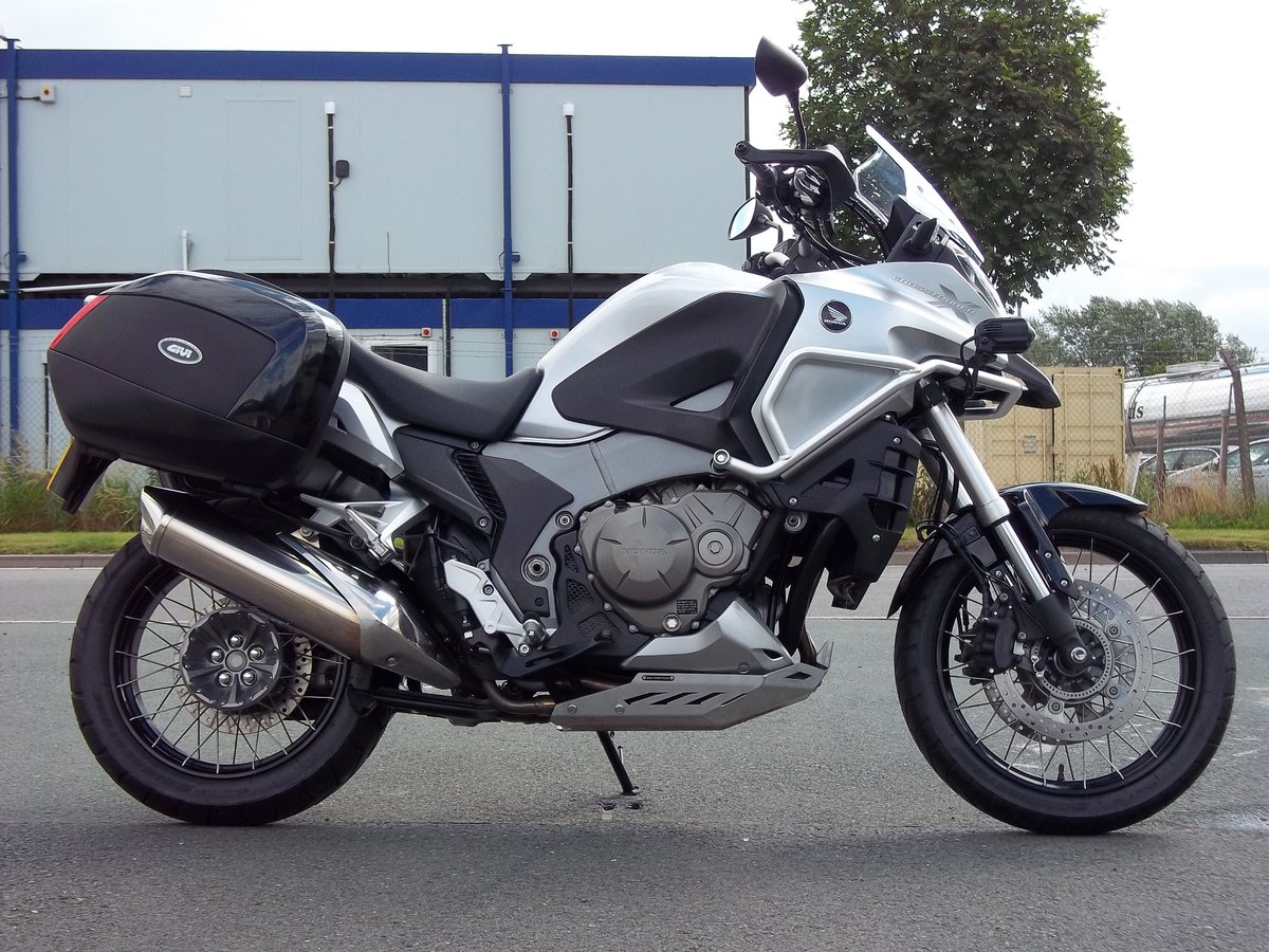 Moto_History's tweet photo. The Honda VFR1200X Dual Sport V4 was a low volume high tech super machine. #honda #dualsport #lowvolumemotorcycles #hightechdualsport #offroadtourer #specialtymotorcycles https://t.co/yUfKpx4tF3