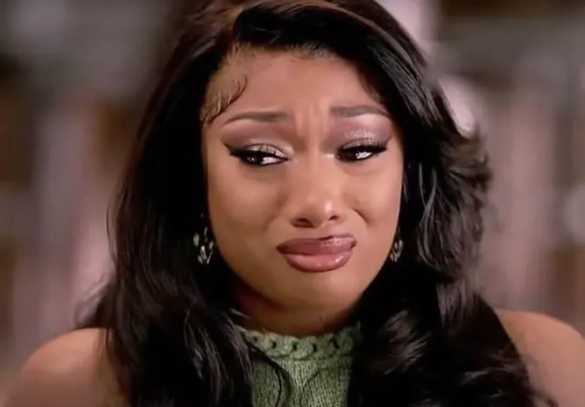 soundbicurious's tweet photo. “The way we treated her… and y’all were even upset that she didn’t take ur ticket to the half house for a PWI as if…”

I was 21.😐✨ https://t.co/2MUVLhs21Y