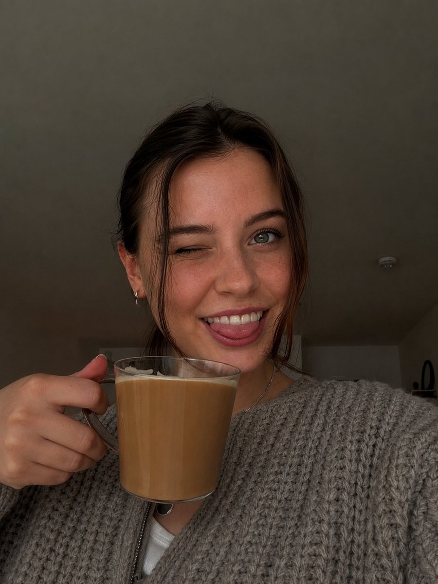 emmawatson60090's tweet photo. Good morning honey I love you 🥰🥰 https://t.co/HSvSp7cTbY