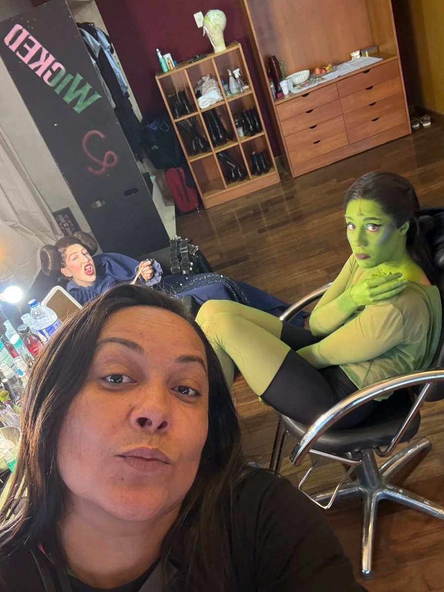 accessmyra's tweet photo. Nossa Elphaba Ruiz 💚

cristakkahashi_ via Instagram post. https://t.co/LvjUgOeceR
