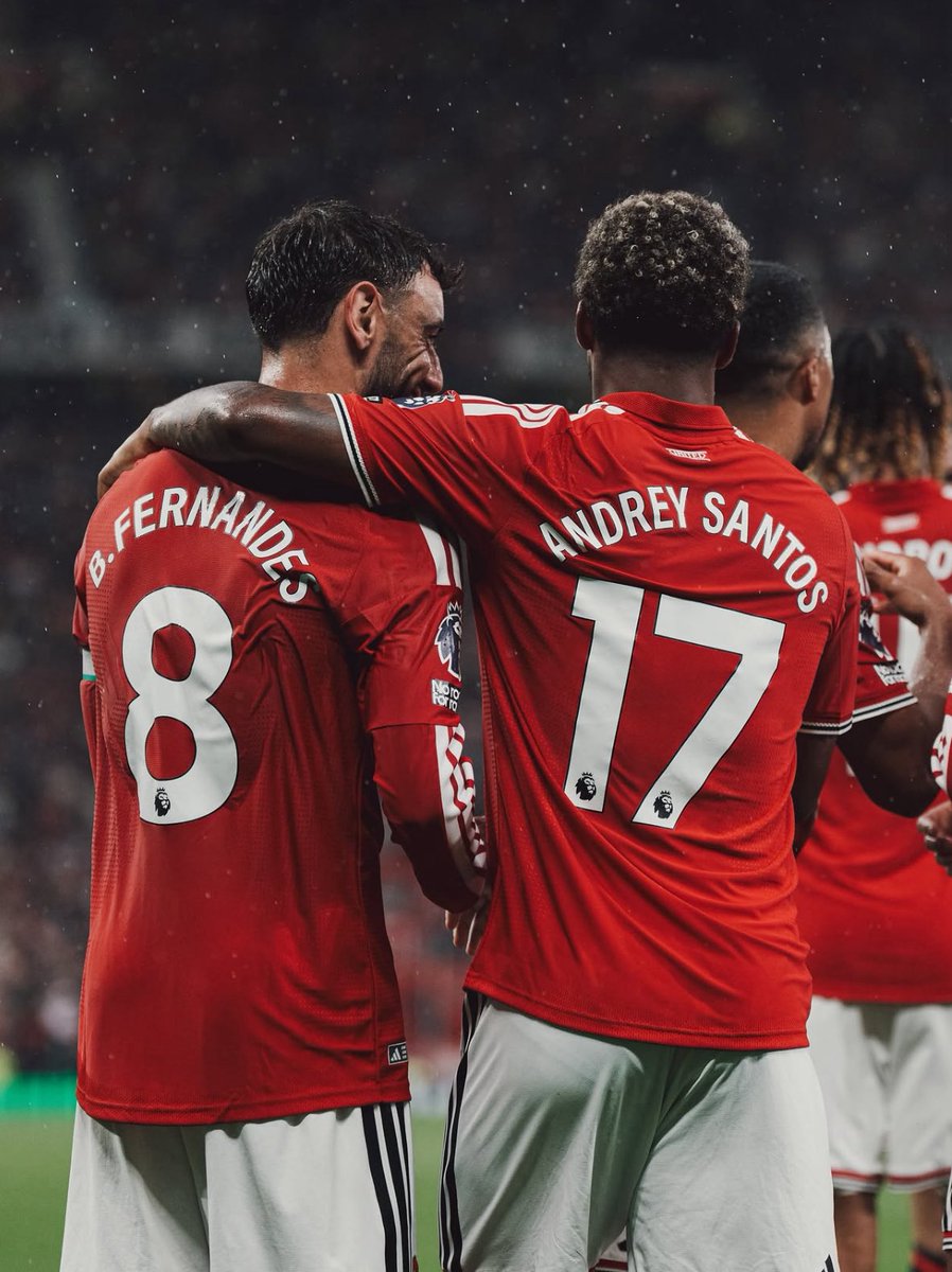 mufcMPB's tweet photo. 🚨 Andrey Santos on IG:

“debut in the Theatre of Dreams! what an incredible atmosphere! 🔴⚪️” https://t.co/wMfvtS7LKL