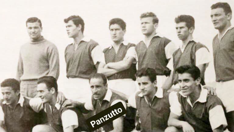 JoelDatos's tweet photo. El máximo goleador de la Copa Libertadores 1961 fue el argentino Osvaldo Panzutto (jugando para Independiente Santa Fe) con 4 goles.

El equipo de la capital colombiana llegaría a disputar las Semifinales del torneo. 

#Copa_Libertadores_1961 #año_1961. https://t.co/xGN6OXE53Z