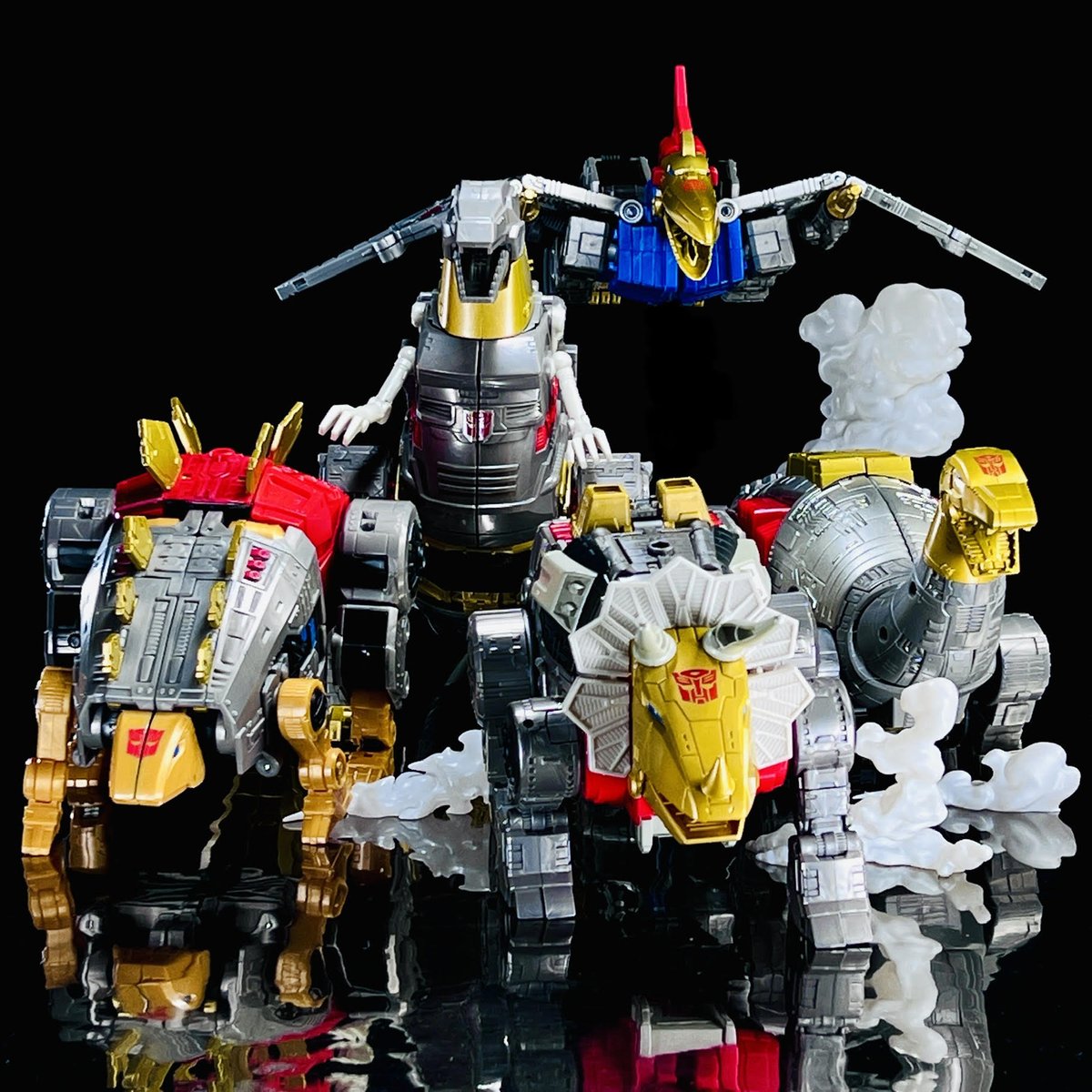botpixx's tweet photo. And now, a good old-fashioned stampede courtesy of everyone’s favorite heavy-footed Transformers, the Dinobots!

Pic: iPhone 13 Pro
Edits: Built-In Camera App https://t.co/7DlZv9jRgp