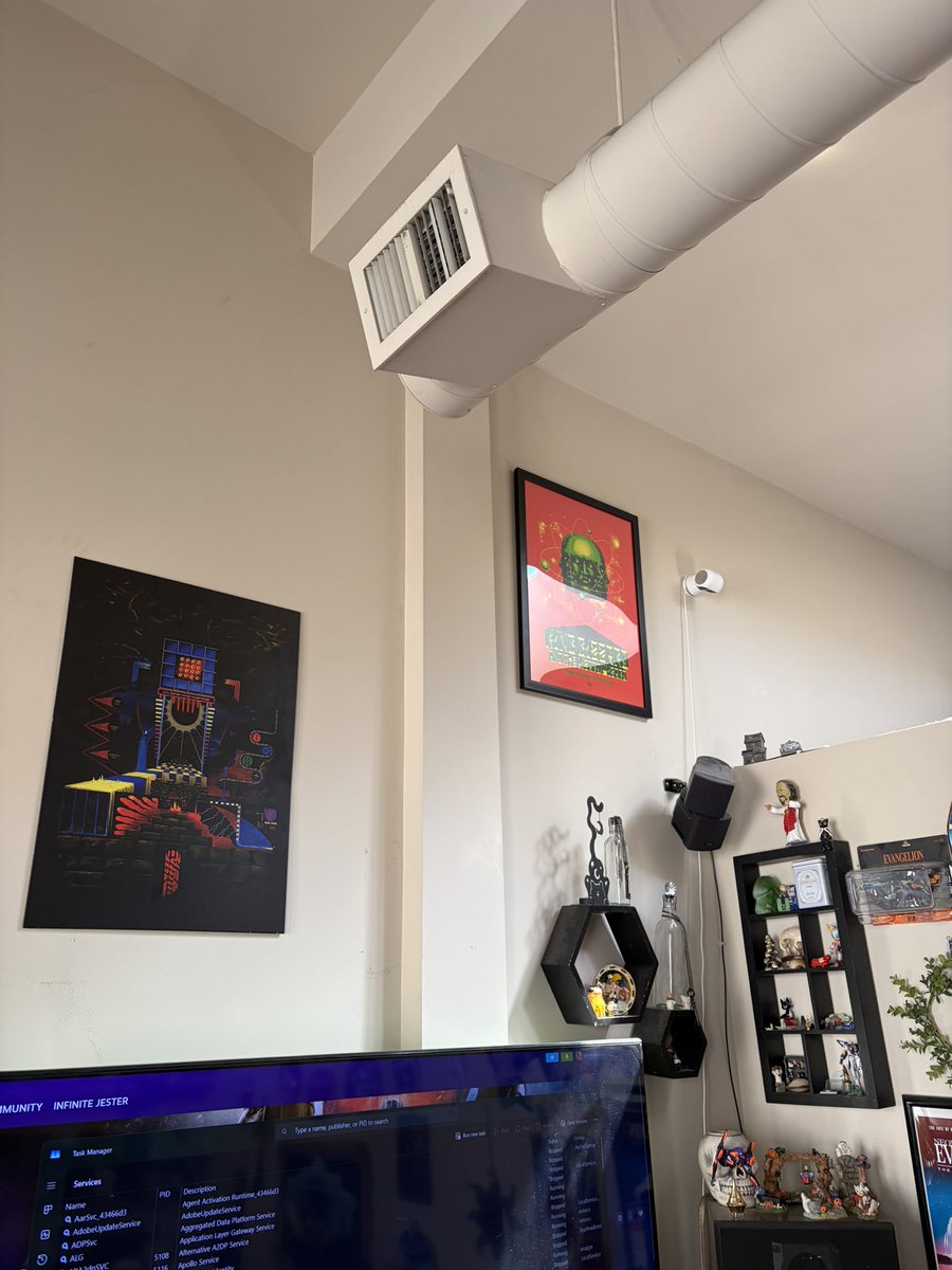sleepdrifting's tweet photo. someone gizzed over my walls wtf https://t.co/J4mdW1qllB