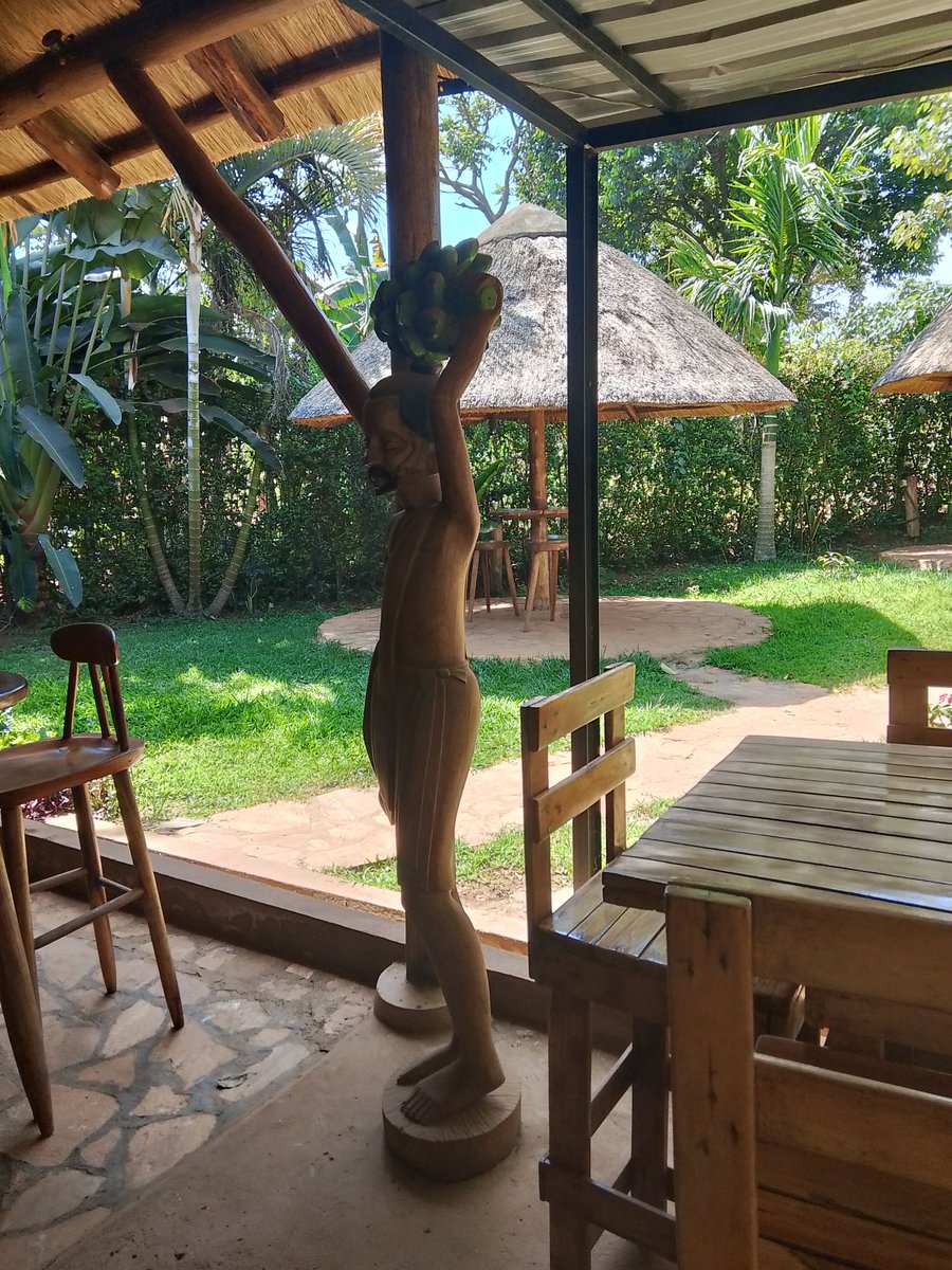 OfficialWizbwoy's tweet photo. Yesterday I was thrilled, I payed a courtesy visit to one of the gardens in Sentema Wakiso District. I really loved the view. Kindly guys take time and tour around. Uganda is the Pearl of Africa 🌍. https://t.co/j4HzWc2Uh6