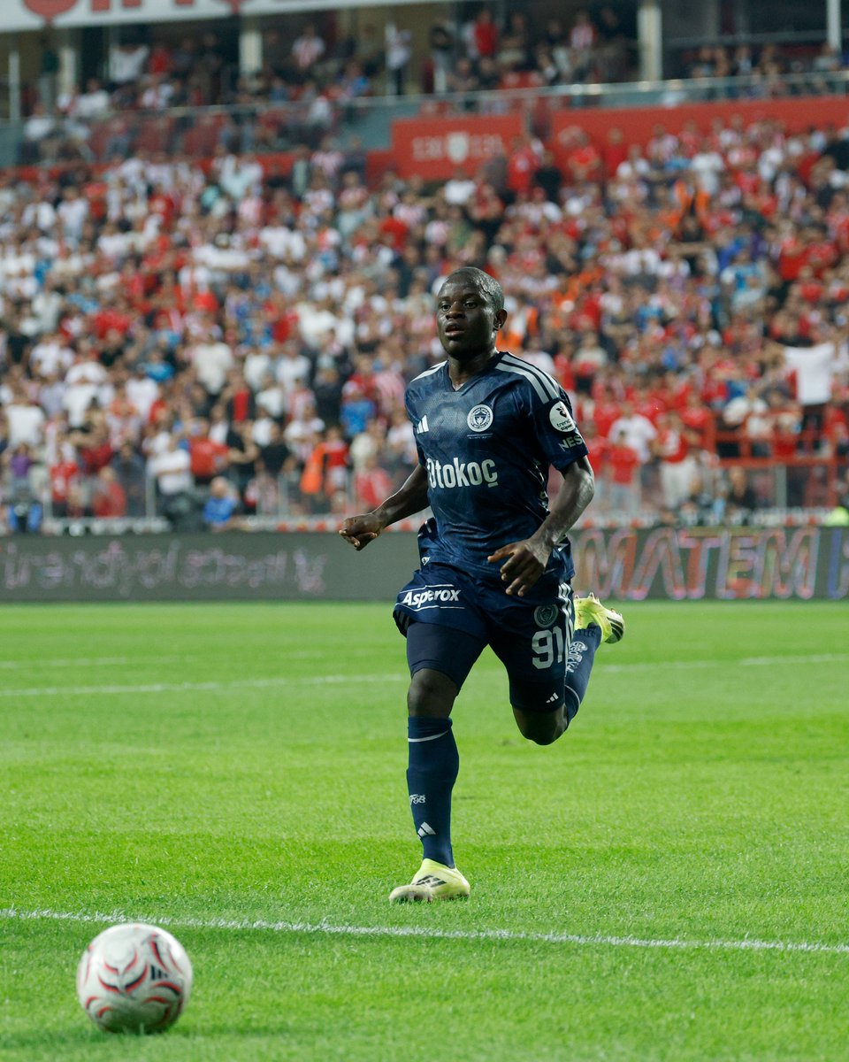 Fenerbahce_EN's tweet photo. There’s only one N’Golo. ✨ https://t.co/fFxqdkSa3V