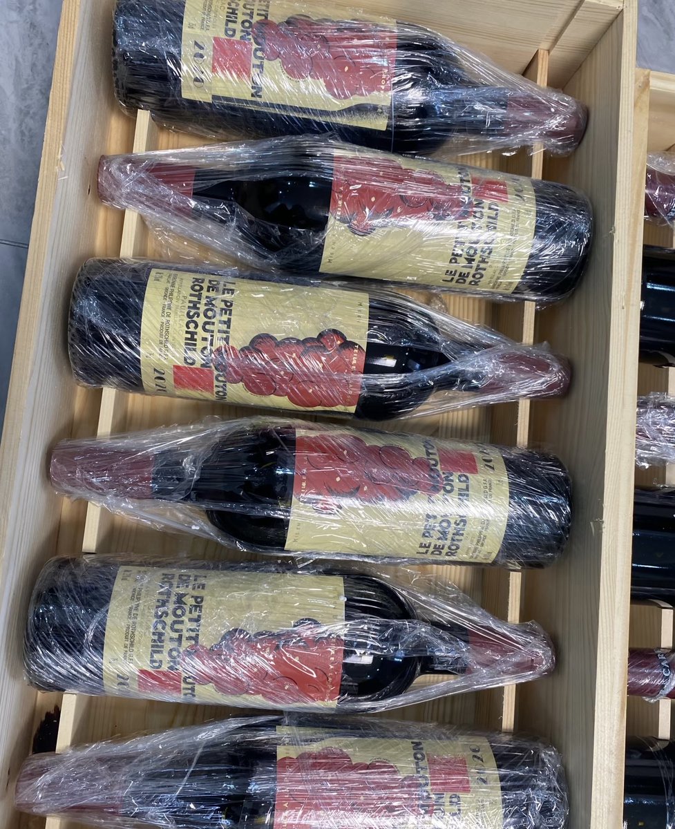 Chloe__00s12's tweet photo. A good bottle of wine shouldn't be opened in a hurry, just like life shouldn't be rushed to prove itself. https://t.co/He1MmppXA8