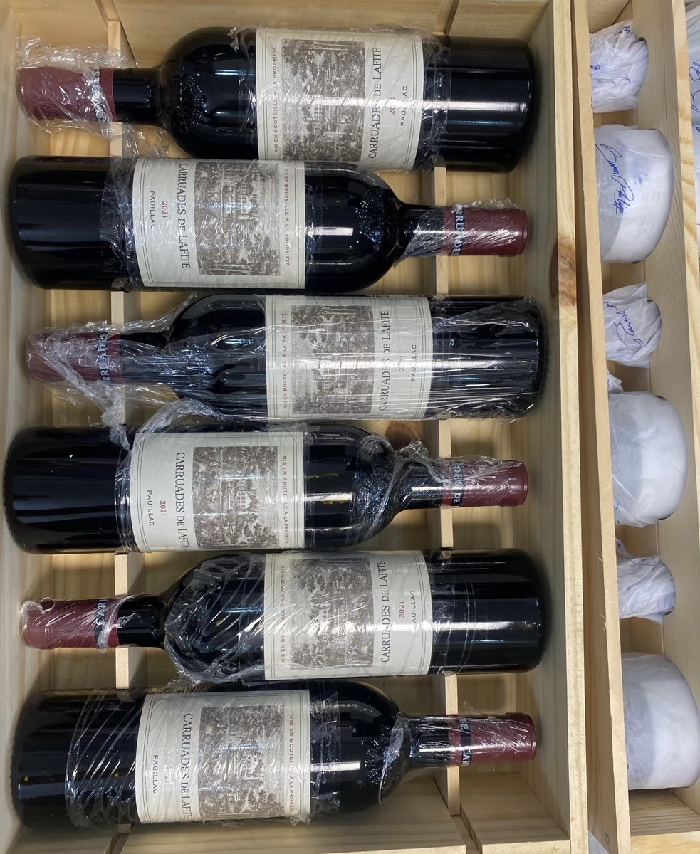 Chloe__00s12's tweet photo. A good bottle of wine shouldn't be opened in a hurry, just like life shouldn't be rushed to prove itself. https://t.co/He1MmppXA8