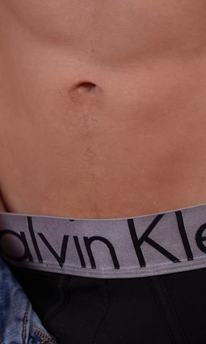 justinnavelfuz3's tweet photo. #inniebellybutton and Calvin Kleins. #navel #bellybutton https://t.co/BSX3e9acII