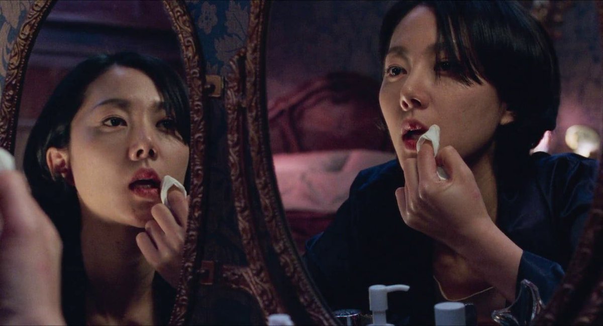 cultfilmoteca's tweet photo. 🎬 A Tale of Two Sisters / Duas Irmãs (2003)
       장화, 홍련
       dir. Kim Jee-woon

- Duração: 1h 55m
- Gêneros: Terror/Suspense
- Áudio: 🇰🇷 + (dub 🇧🇷)
- Qualidade: 1080p WEB-DL
- Legendas: 🇬🇧 🇪🇸 🇧🇷 https://t.co/PzYdFySsNJ