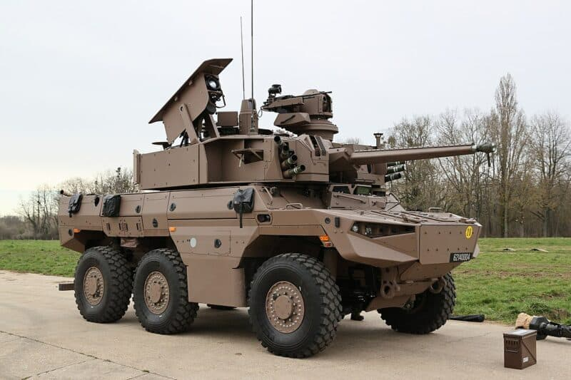 Po_e_Cinza's tweet photo. @noFrontMilitar 🤔Novo hatch 2027 adaptado para as ruas do Brasil petista... https://t.co/fz48yff8y1