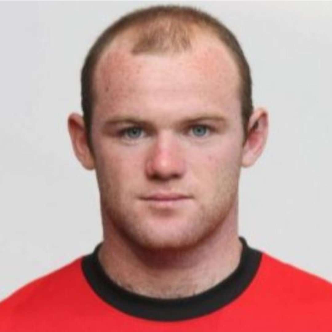 QueenAkan24's tweet photo. Rooney a 21ans . Mais bon vas y https://t.co/HzlIgazGBY