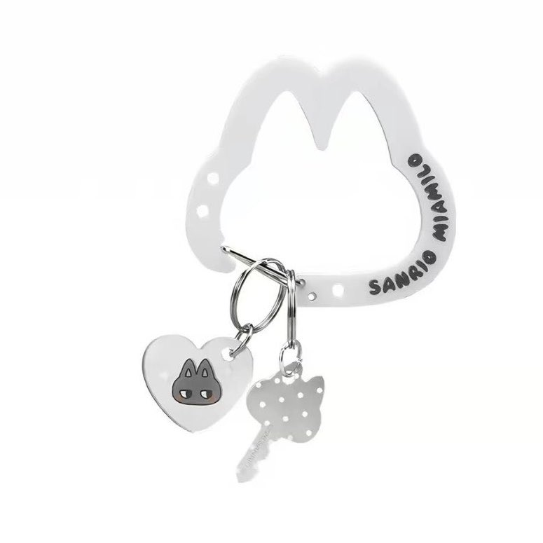 sanriodaily's tweet photo. ‘mimi and mumu aren’t lesbians’

they already have their own matching carabiners 😭 https://t.co/agwaEvEtvF