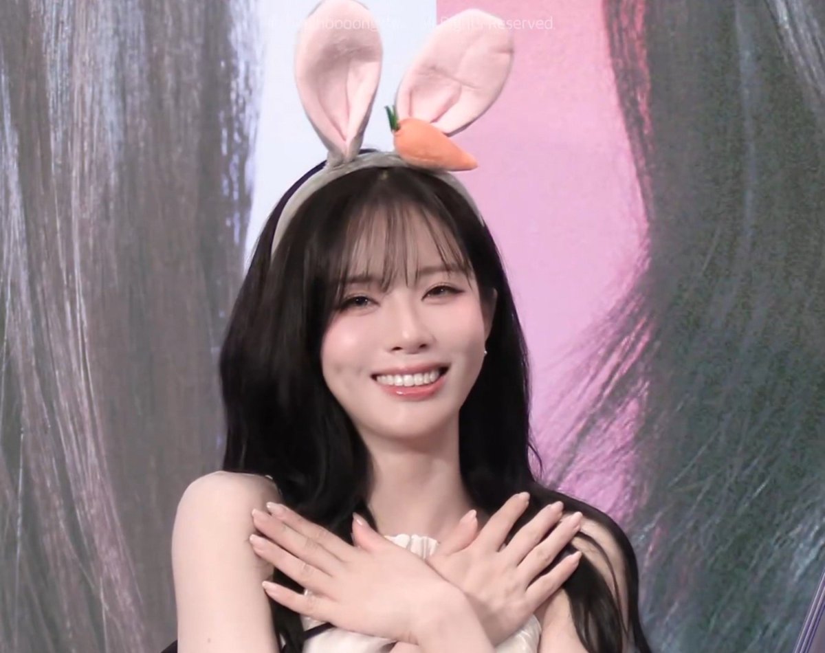 ppogeuli20's tweet photo. 고백 받은 여자의 모습은 정말 아름다운 거구나... https://t.co/AkXn4VTgnd