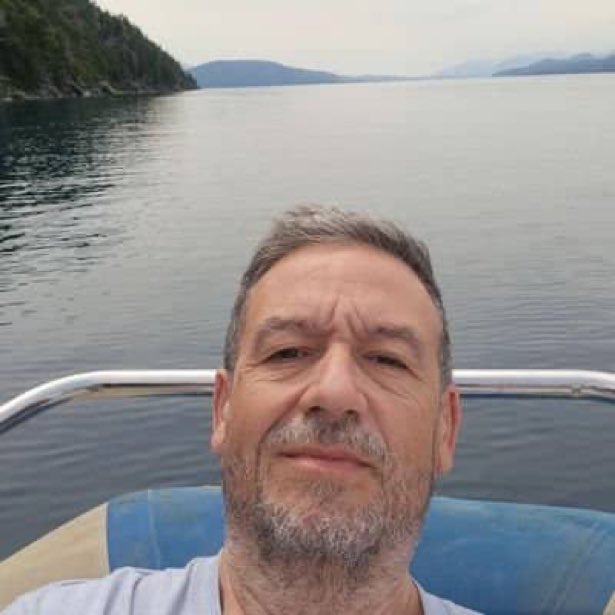 symodad6767's tweet photo. Who’s available for FaceTime?? https://t.co/lEO7nUZl4B