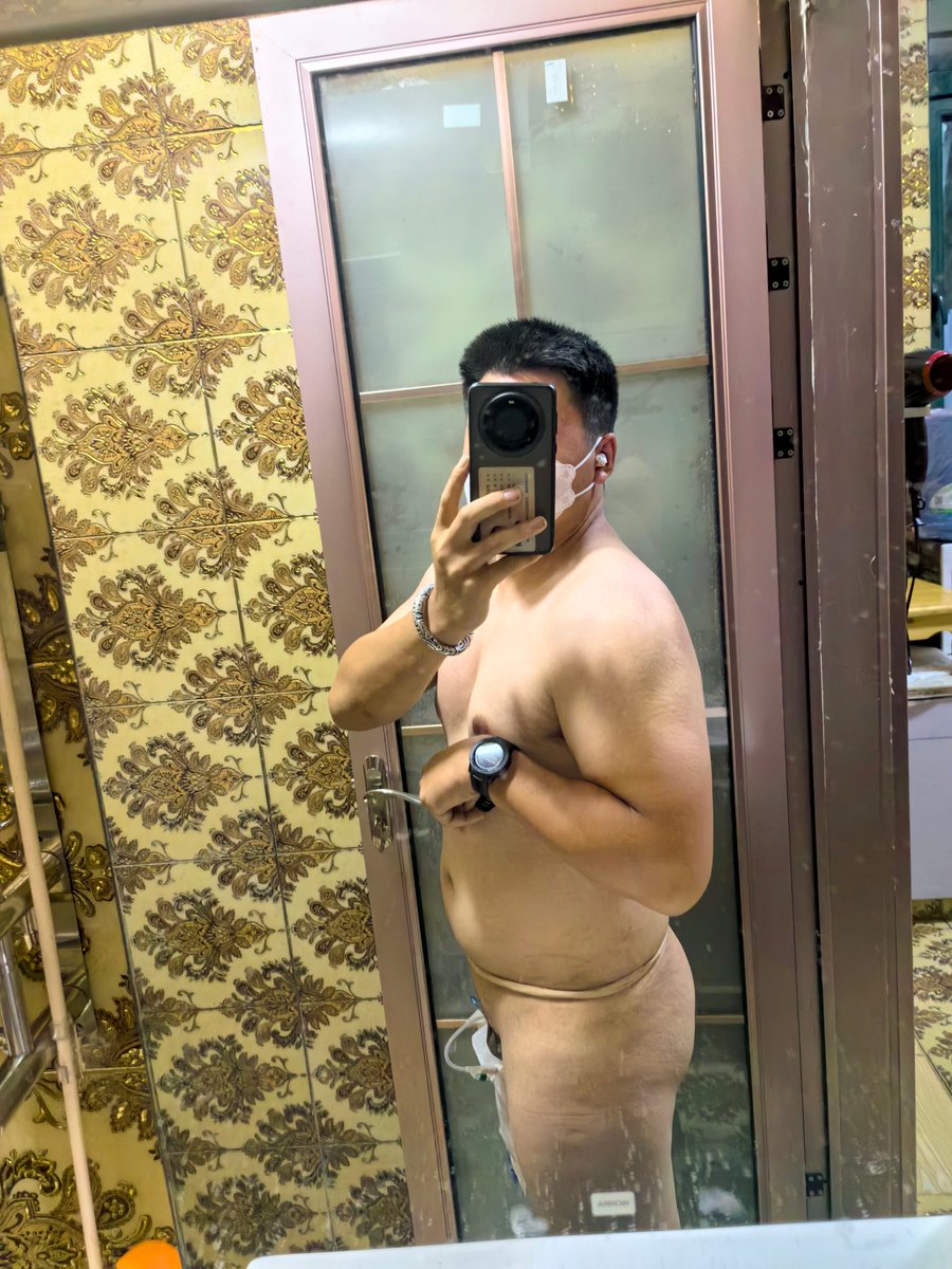 Lj2tymes's tweet photo. 看着镜子里的自己一点点变好 https://t.co/EokyWbXp2Q