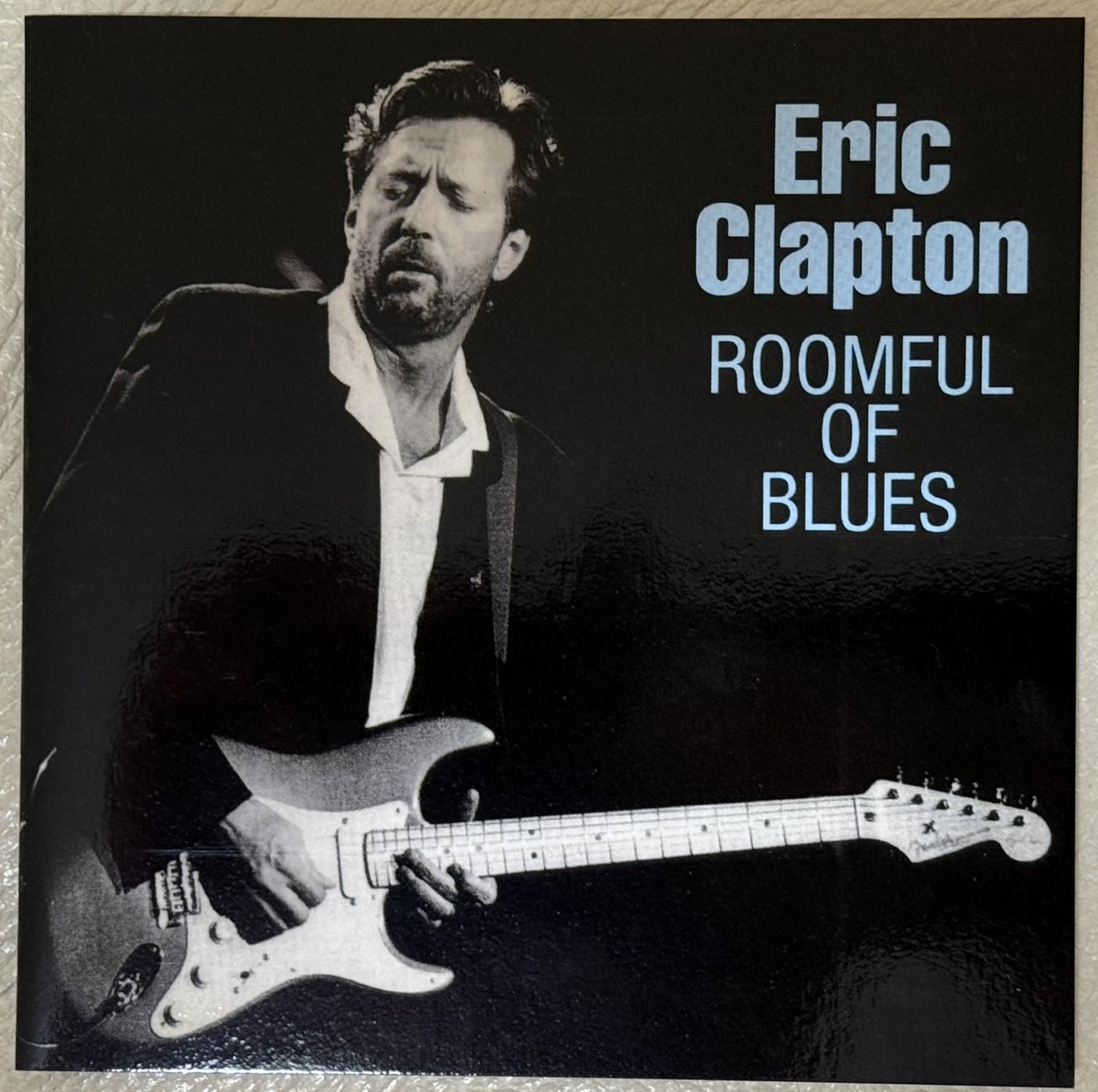 claptmania's tweet photo. #Eric_Clapton
ROOMFUL OF BLUES
Live at the Hague Holland 6th July,1989
HIGH QUALITY SOUNDBOARD RECORDING
INC. SECRET 2 BONUS TRACKS
From "What Ever"Label
兎に角80年代はエリックの勢いが凄い。
ノリに乗ってる印象です。
保安官の出来でその日の調子がわかる🎶
カッケー🎶
続く↓↓ https://t.co/L1Wlrq7OEX