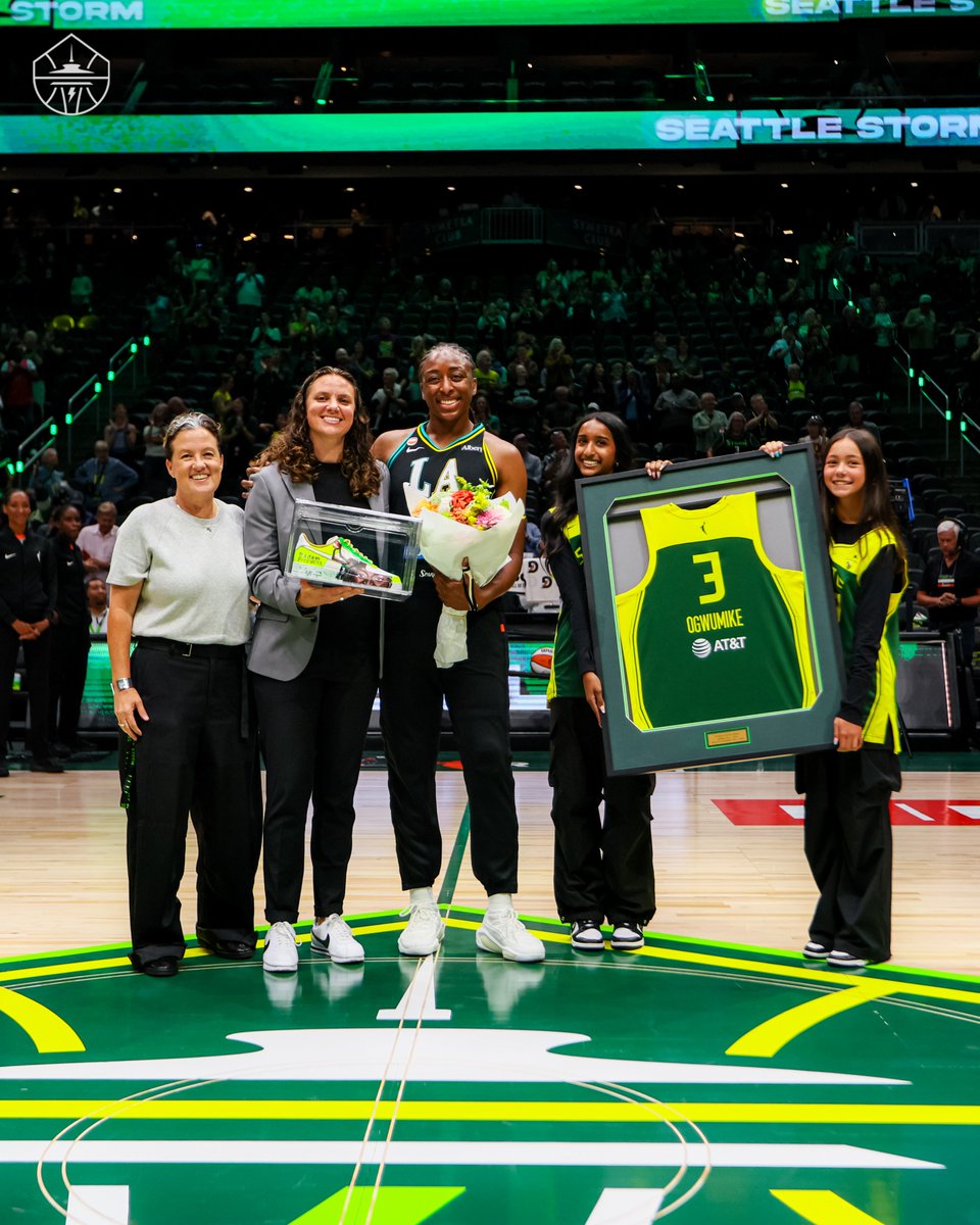 seattlestorm's tweet photo. Leaving a legacy on and off the court.

Thank you, Nneka! 💐 https://t.co/Q7195CpTn6