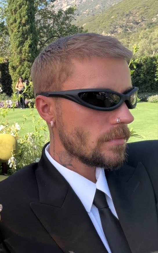 usjelieber's tweet photo. não dá, esse homem foi esculpido pelos anjos mesmo https://t.co/cJEkaBSR8z