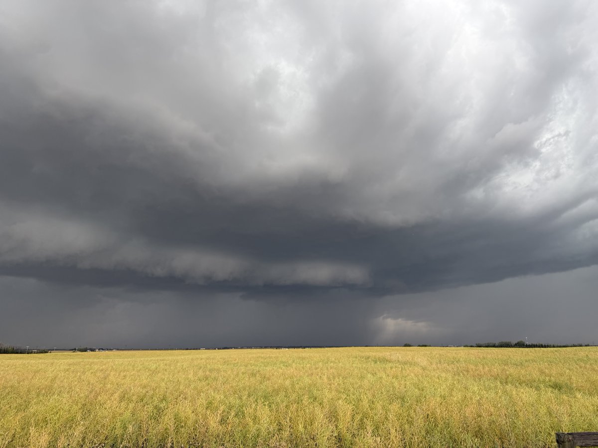 ratzlaff's tweet photo. Langdon #abstorm 358pm https://t.co/qRO03FYTsl