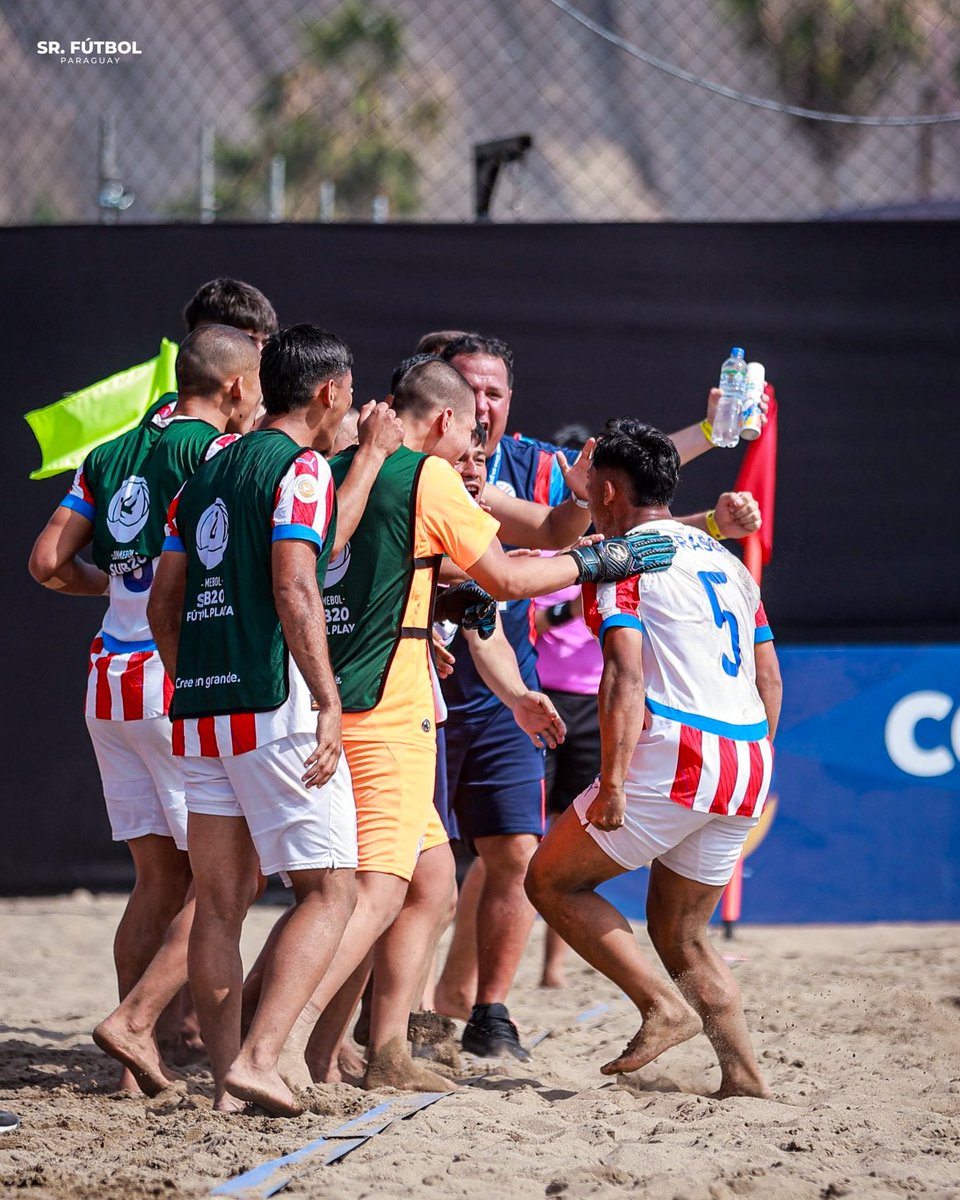 SrFutbolPy's tweet photo. Histórico, amigos. Paraguay APLASTÓ [5-0] a Brasil y SOSTUVO EL TÍTULO de la CONMEBOL Sub-20 de Fútbol de Playa. Baile absoluto en la Gran Final disputada en Perú, con Thiago Barrios como principal figura del equipo (marcó cuatro de los cinco tantos).

❤️🇵🇾 Felicidades, muchachos.