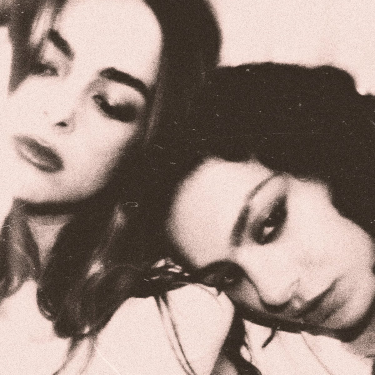 MaleLewinsky013's tweet photo. Addison Rae and Charli xcx announce collaborative EP “Angels” https://t.co/EPLwjK32om