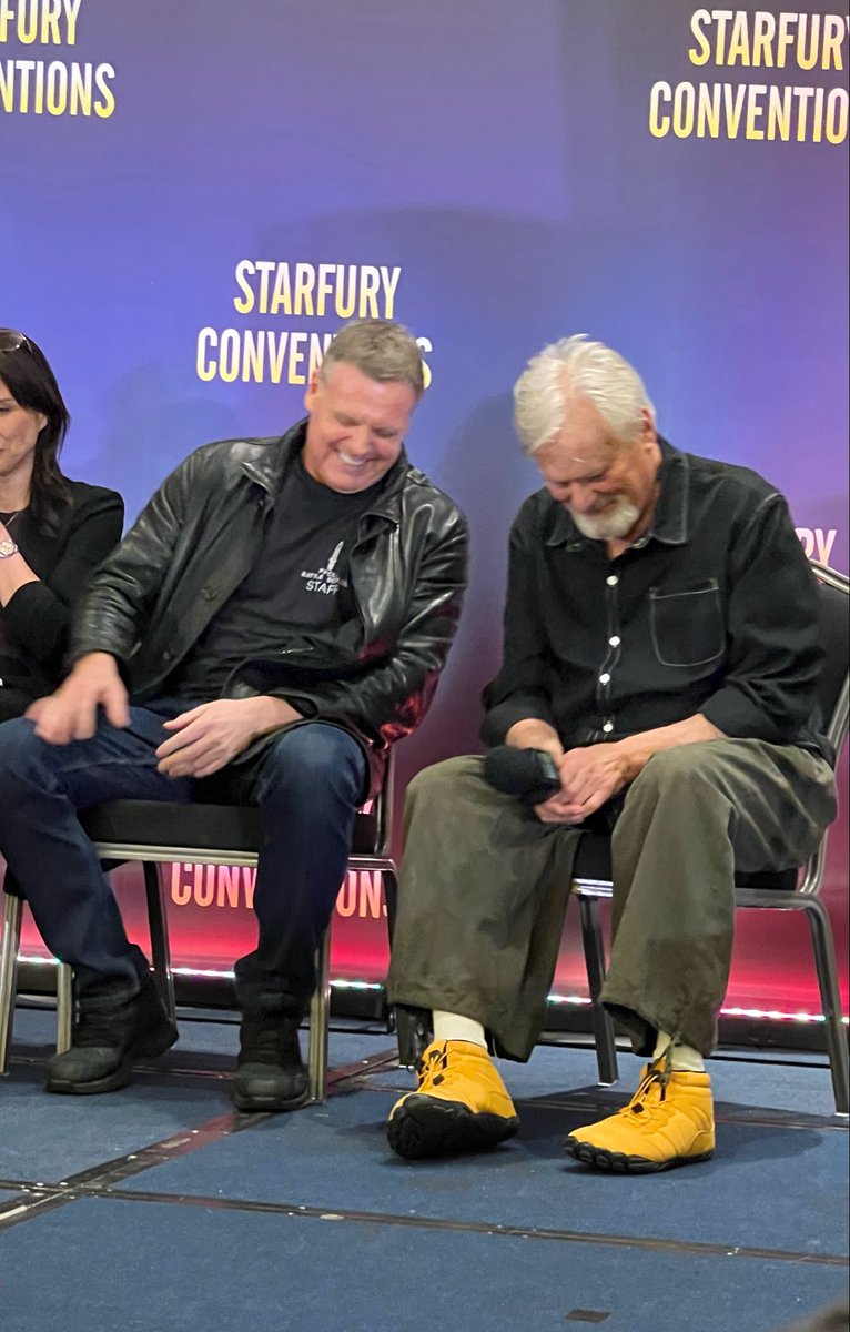 Eveline_x3's tweet photo. Sharing half a brain each. 🧠 #starfury #michaelshanks #richarddeananderson #SaveStargate https://t.co/ss7qdLBWKp