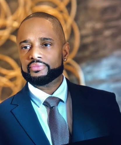_MzJayde's tweet photo. Not only is Jules a cop, he is also head of security and head of the mafia.

At this point Tyler Perry ran out of actors or what 💀💀

#BeautyInBlack https://t.co/cExatlfJ9f