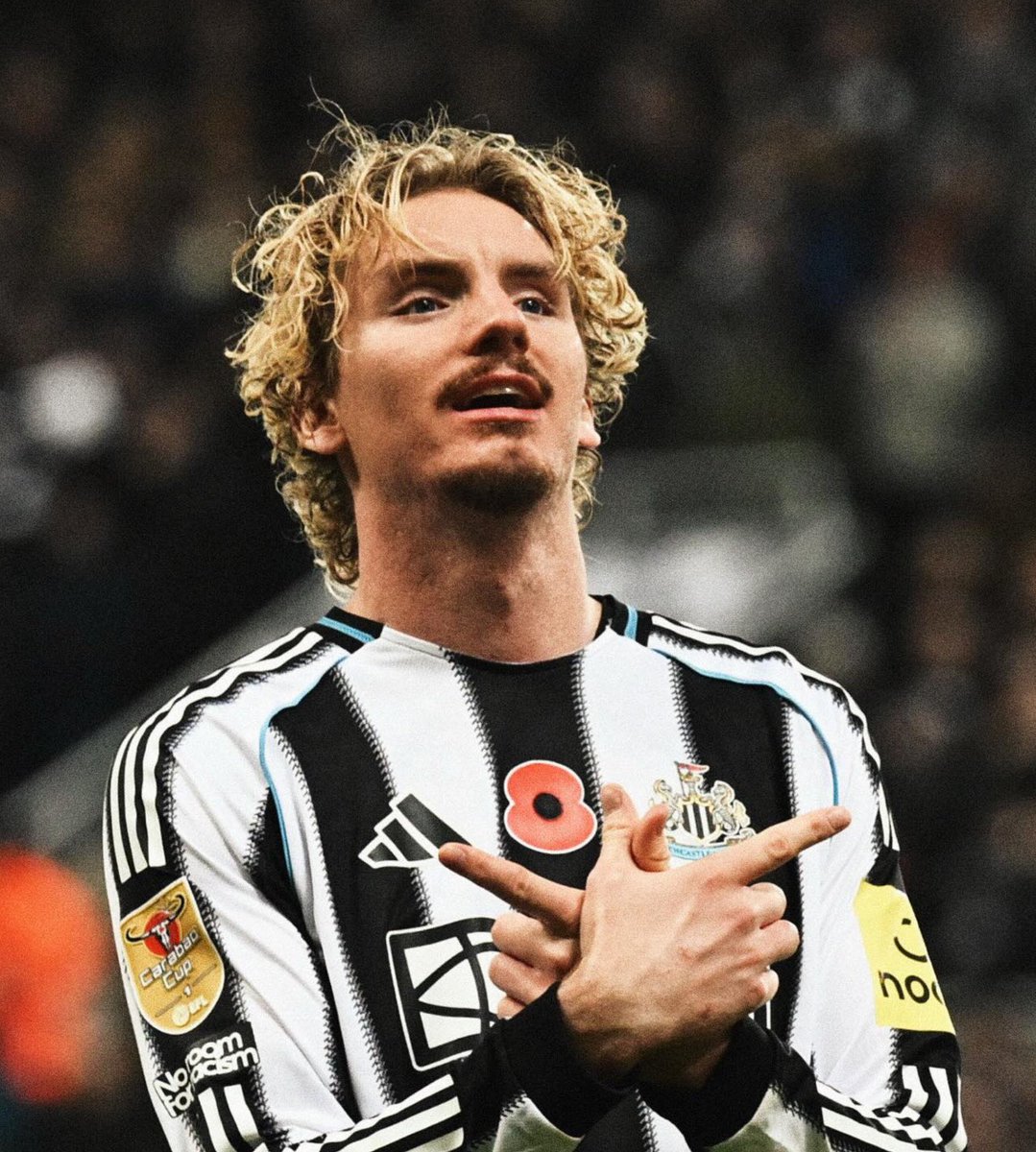 juvefcdotcom's tweet photo. 🚨🇩🇪 Juventus have also made a move for Newcastle United striker Nick Woltemade today. 

The Bianconeri are therefore working on two options to replace Jonathan David: Joshua Zirkzee remains a target, but Juventus are now seriously considering the Newcastle striker as well.

A deal with Newcastle could be structured as a paid loan worth around €5 million with an option to buy.

—@DiMarzio #Juventus