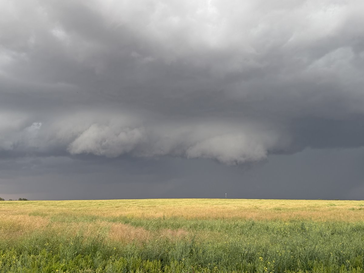 ratzlaff's tweet photo. Langdon #abstorm 410pm https://t.co/uP0NnKHsyv