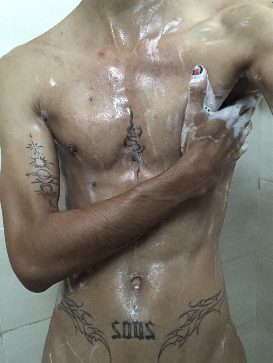 Neosly7's tweet photo. Can you help me dry my soap? 🧼��� https://t.co/9J81yvrzie