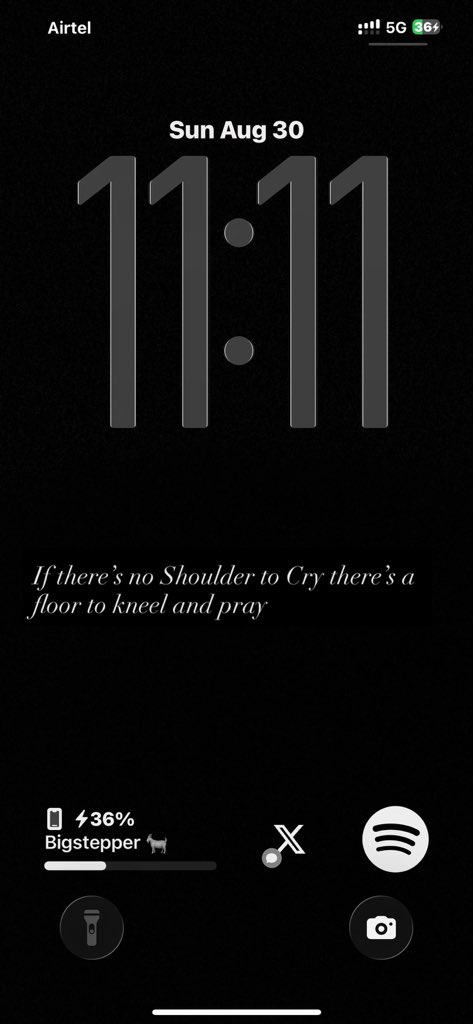 EcheNehemiah's tweet photo. If there’s no shoulder to cry there’s a floor to kneel and pray https://t.co/HbNLxYqS2o