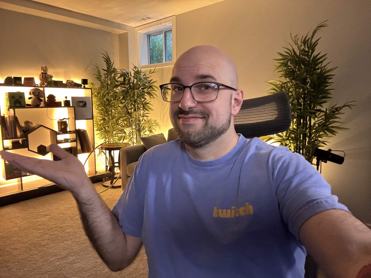 Legundo's tweet photo. PANTHEON E4 AFTERPARTY! Let's start a new run on Minecraft Dungeons in a special sponsored stream! #MinecraftPartner
I apologize for nothing! Come tune in!!
LIVE / Legundo https://t.co/ggCBXowJub