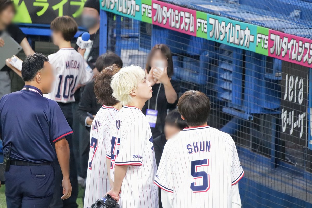 blueming_ty1's tweet photo. 2026.8.27　神宮球場

やたらバックネット裏見るなーって思ってたら放送席みたいな関係者みたいな所にメンバー来てたのね納得

#IMP.
#基俊介
#横原悠毅
#椿泰我
#swallows 
#東京ヤクルトスワローズ https://t.co/Bimf08xy17