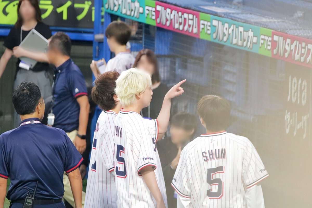 blueming_ty1's tweet photo. 2026.8.27　神宮球場

やたらバックネット裏見るなーって思ってたら放送席みたいな関係者みたいな所にメンバー来てたのね納得

#IMP.
#基俊介
#横原悠毅
#椿泰我
#swallows 
#東京ヤクルトスワローズ https://t.co/Bimf08xy17