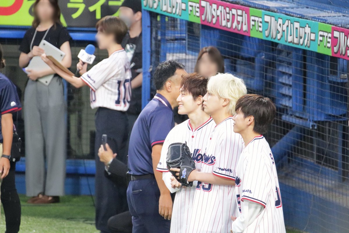 blueming_ty1's tweet photo. 2026.8.27　神宮球場

やたらバックネット裏見るなーって思ってたら放送席みたいな関係者みたいな所にメンバー来てたのね納得

#IMP.
#基俊介
#横原悠毅
#椿泰我
#swallows 
#東京ヤクルトスワローズ https://t.co/Bimf08xy17