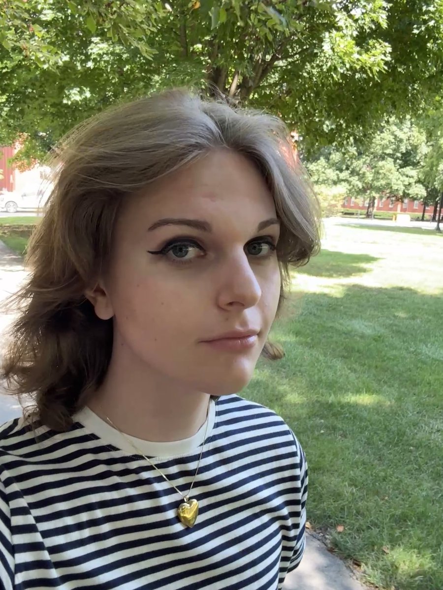 catearedfemboy's tweet photo. femboys go to college too 🙄 https://t.co/5RqL2jfwpN