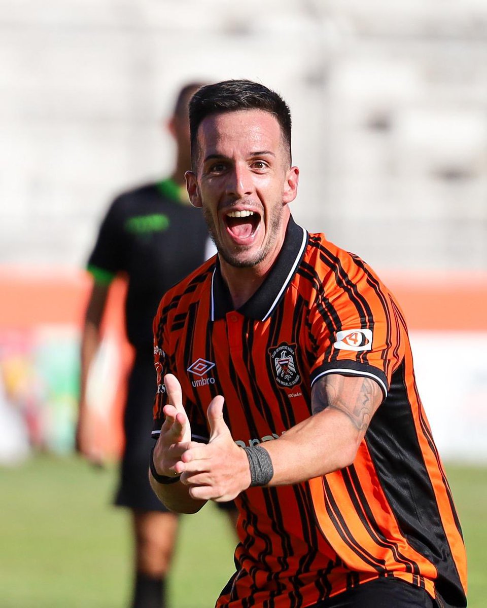 cdaguilaoficial's tweet photo. 📚 En mis libros: 𝐄𝐥 𝐩𝐢𝐬𝐭𝐨𝐥𝐞𝐫𝐨 🥵🇦🇷 https://t.co/C6xEE5Pabz