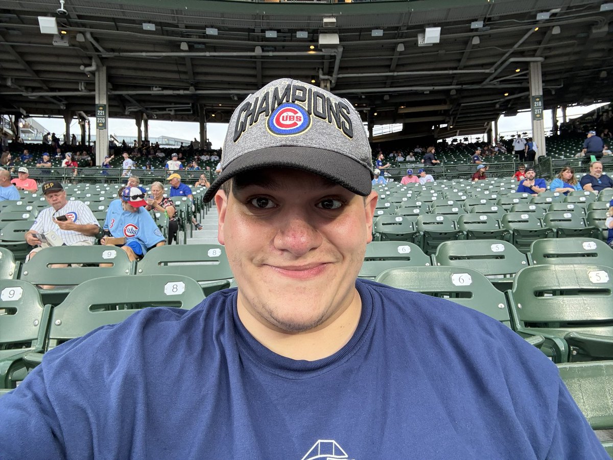 BitBPYT's tweet photo. Pics and view from my seat for Sunday night baseball reds cubs. Anyone else here? https://t.co/8KCkuOKJLn
